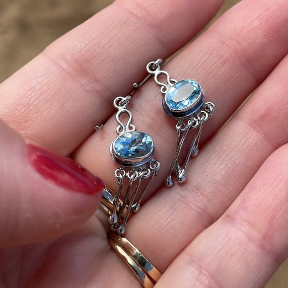 ✨SOLD✨Beautiful 925 Silver and Oval Aquamarine Earrings - Picture 16 of 17